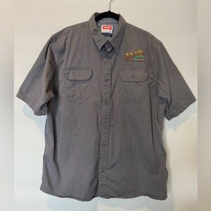 Wrangler Men's Short Sleeve Button-Up Gray Klaus Brewing Brewery Shirt XL